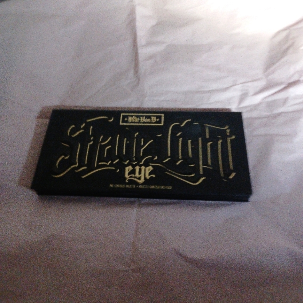 KVD Broken Shade + Light Eyeshadow Palette